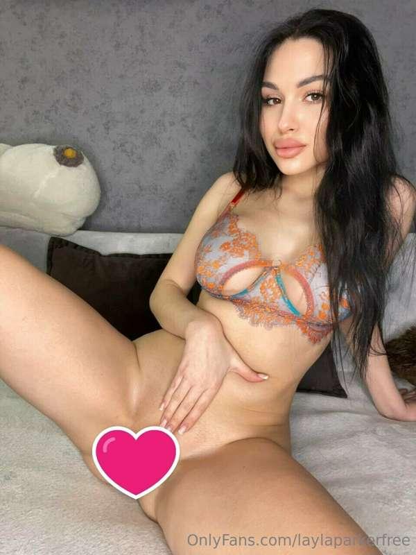 🤎 This babe @tatianakudos look like an innocent cutie, doesn..