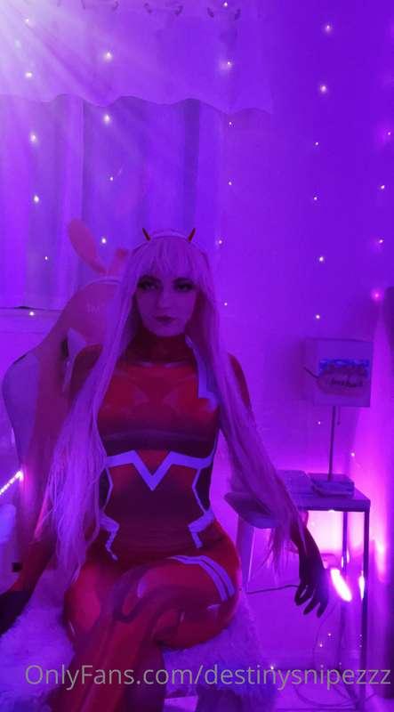 Should I cosplay ZeroTwo again but make it spicier, darling?..