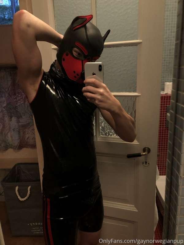 Bonus post to show I got some new rubber shorts, and my firs..