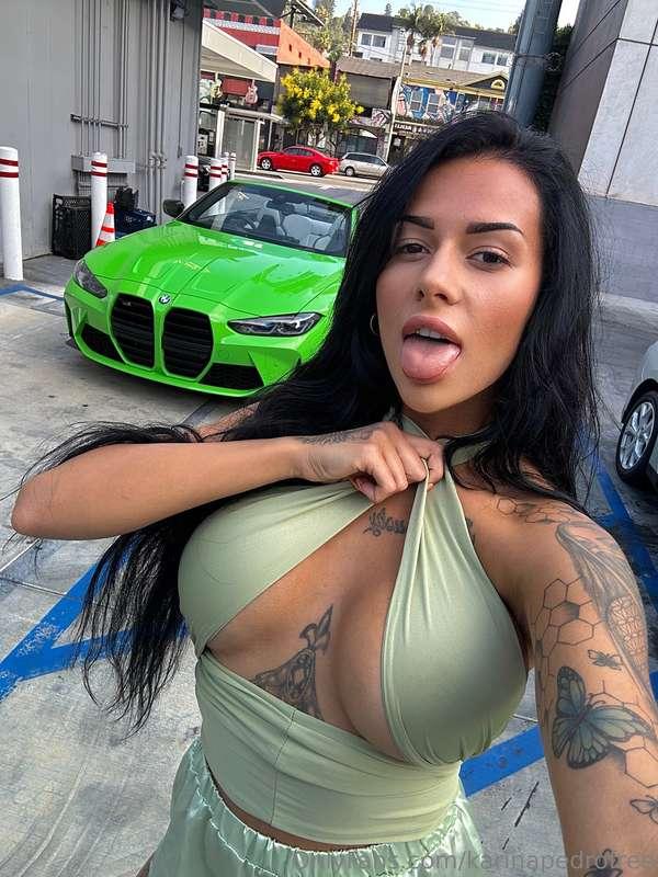 My biggest Fan bought me a M4 💚 be like him ! Show me some l..