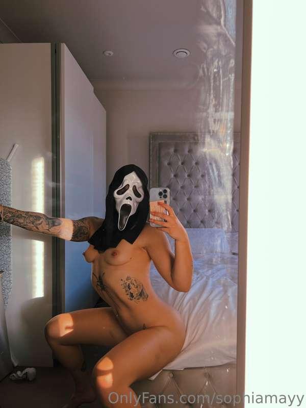 fuck me in a scream mask? 👀🖤