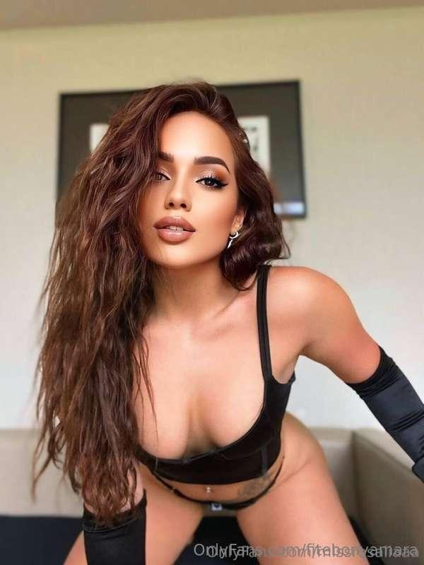 SUB FOR FREE TO THIS SWEET GIRL @missrosaliaaa 🥵 If you are ..