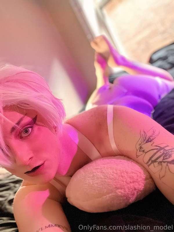 demon twink Tuesday innit?