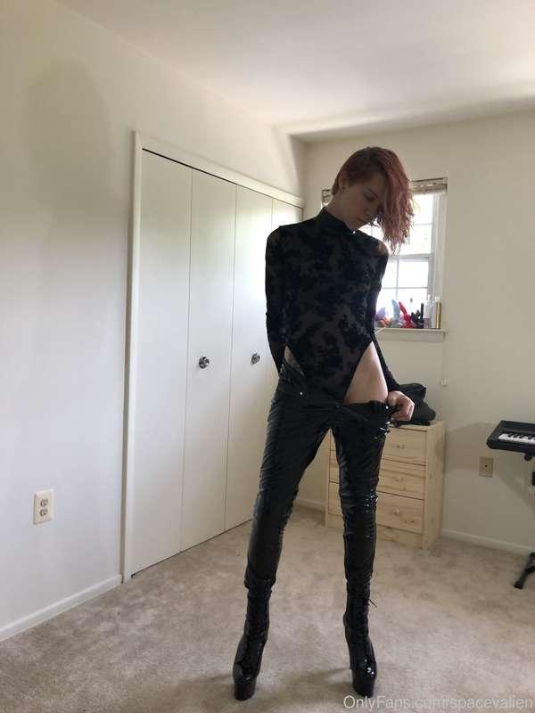 candidlyval image #0