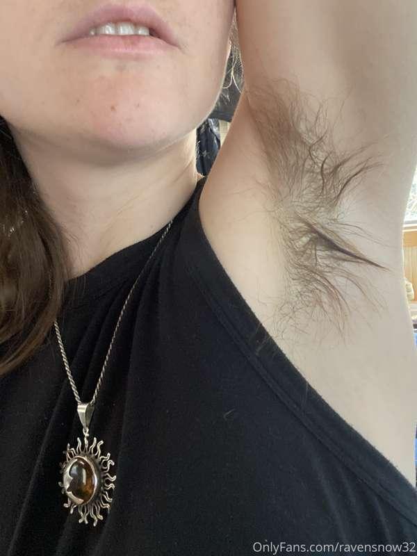 Hairy armpit love ❤️