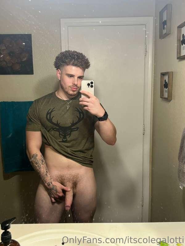 Cum help me clean my mirror, I’ll pay you in the form of slo..
