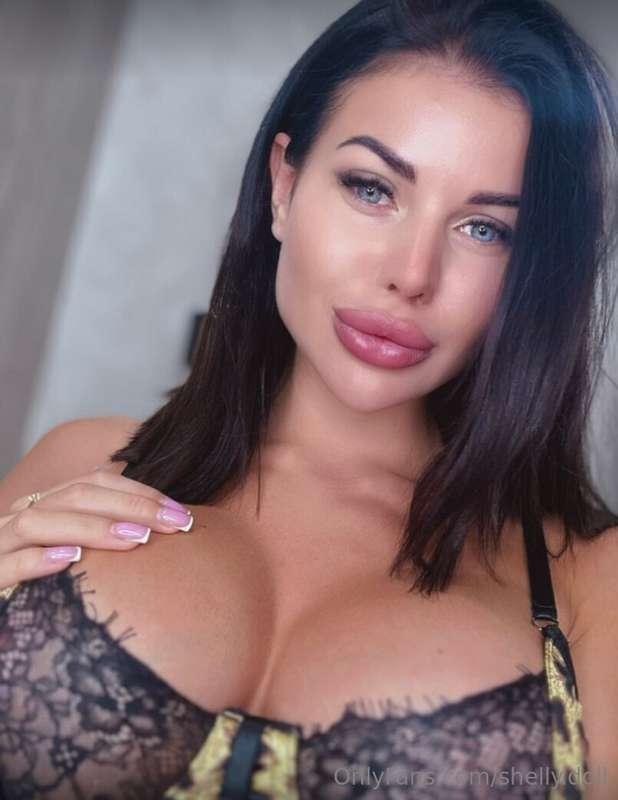 ## ❤️‍🔥@stacycristal IS WET RIGHT NOW❤️‍🔥## Fiery brunette @..