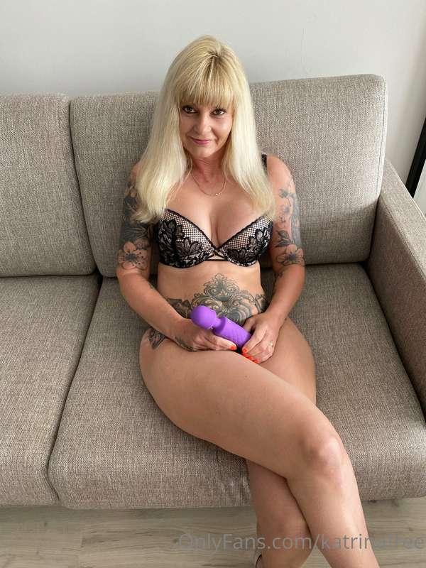 New naughty video😈😈😈😍😍😍 here I am in my new sexy knickers an..