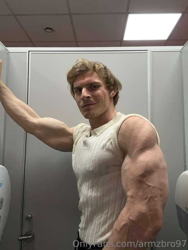 armzbro97 image #1