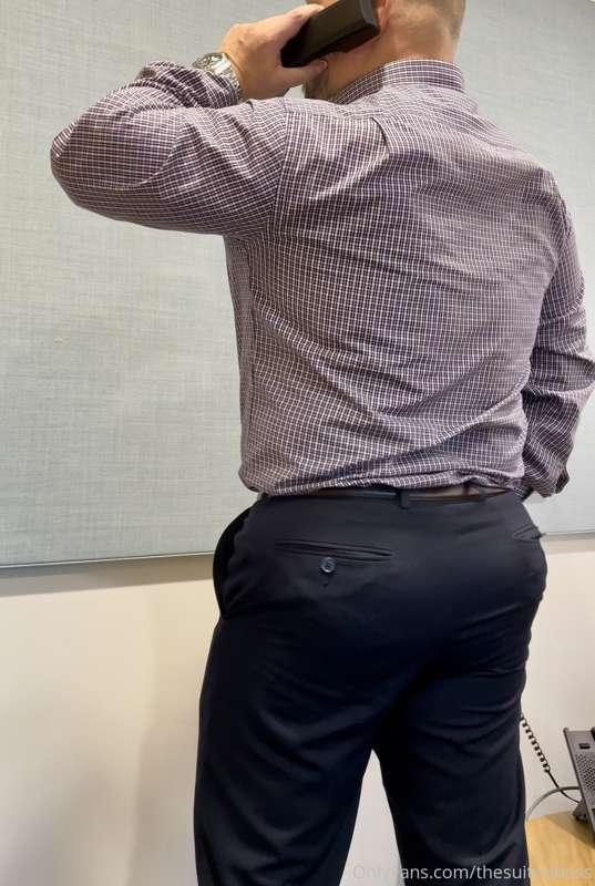 thesuitedboss image #0