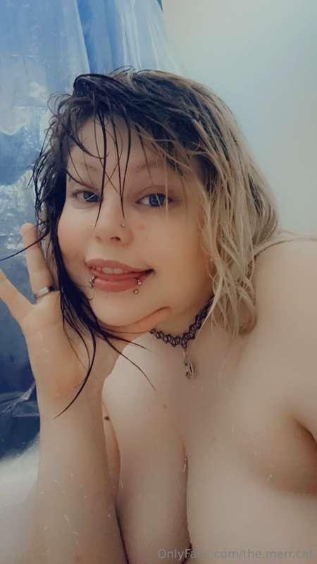 You wanna come take a shower with me? 💕