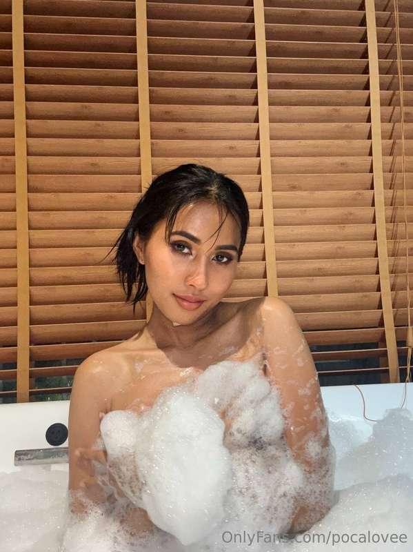 Bubble bath with me 💦