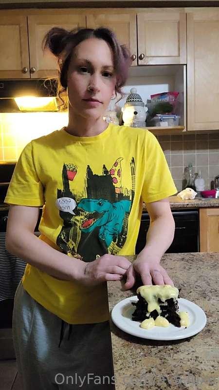 Sunday baking 

Chocolate Cake with custard 🎂