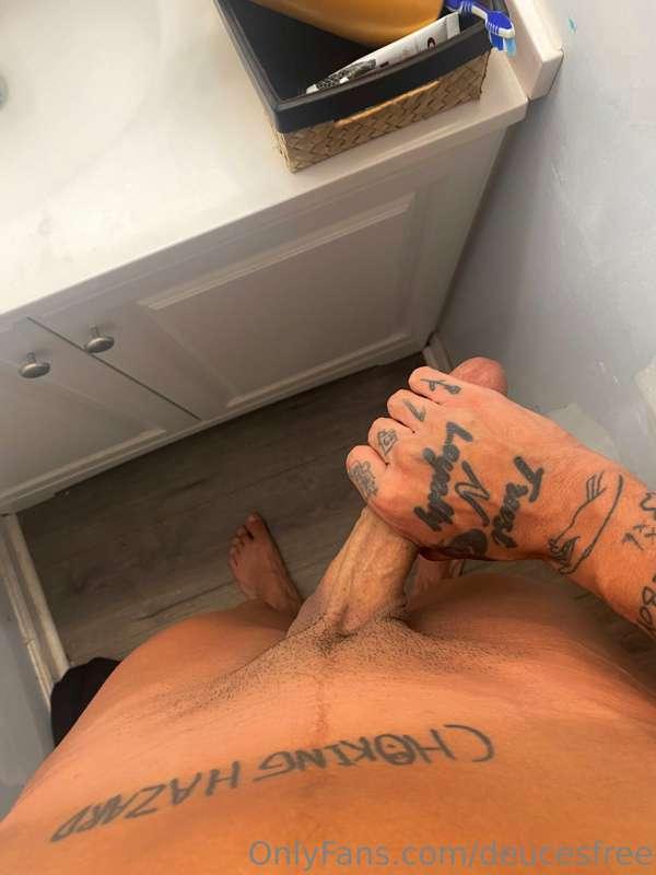i wanted to see how thick it was😋

paid page @deucesnudes