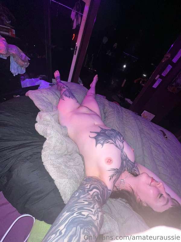 I got this bed spread and it’s Jenny coloured
