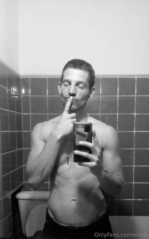 Maybe if u kiss me .