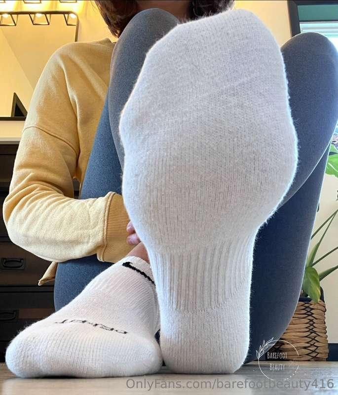 fresh socks for the weekend🤍