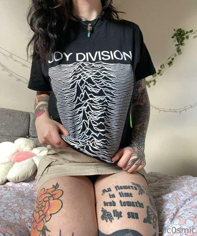 Hidden boobies