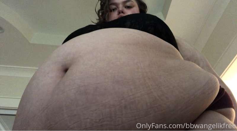 I’d crush you 💟

more at @bbwangelik