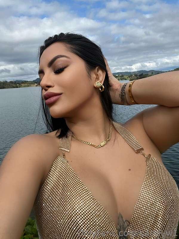 Let's make a video call, now my love📲
