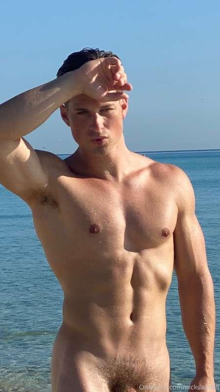 Nude beach photoshoot today. Which one should I uncrop in th..