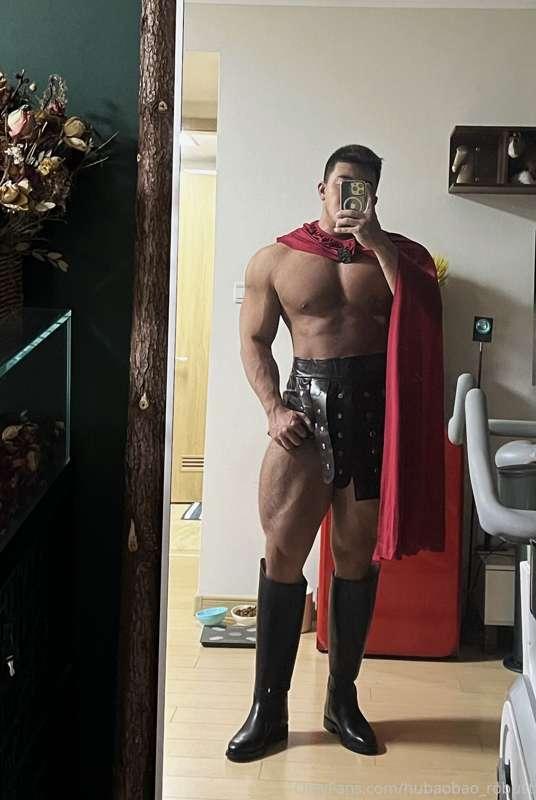 罗马勇士激情大战预告，视频剪好之后会直接发上来😘

Roman warrior cosplay is on the wa..
