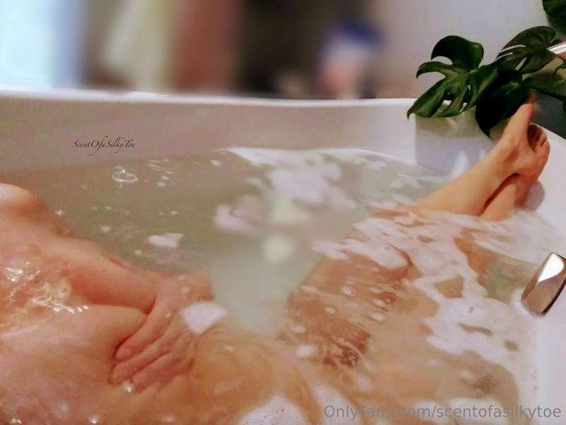 🫧 🛀🏼 Much needed relaxation..washing off this week 💖 Wish yo..