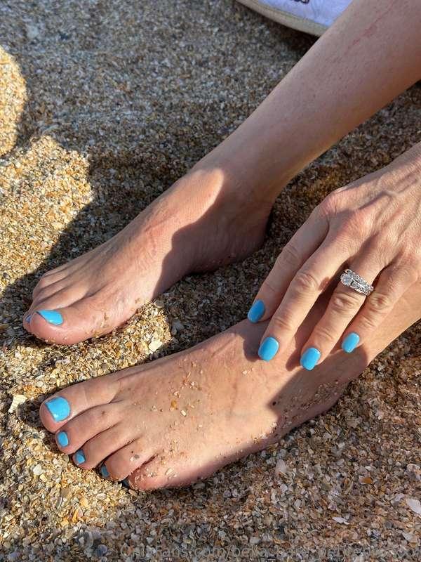 Thank you Daty for contributing towards my manicure and pedi..