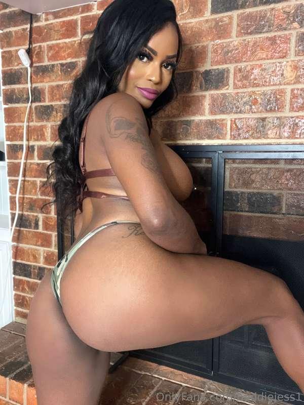 Let me spoil your cock, baby 💦🍑 