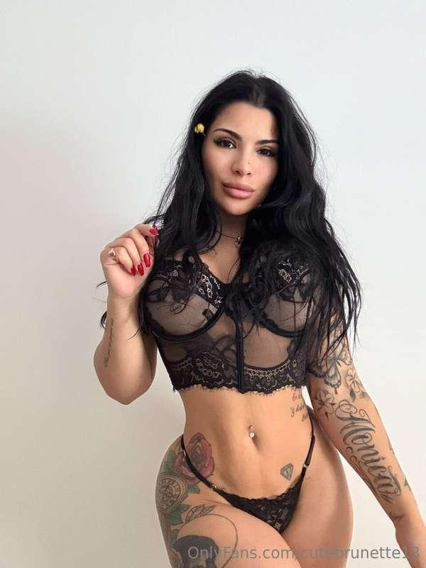 Wet and wild @lulaayourbaby  loves to show off her boobs 😈 T..