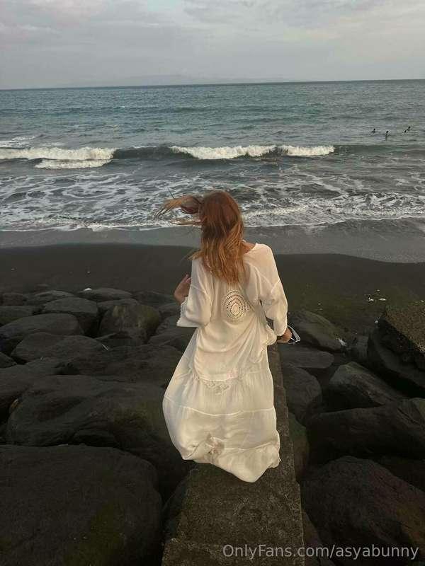 I really love white long clothes so much🤍
Do you think it lo..