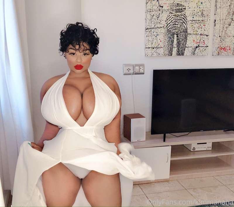 Wanna see more of MariKim MonManana?