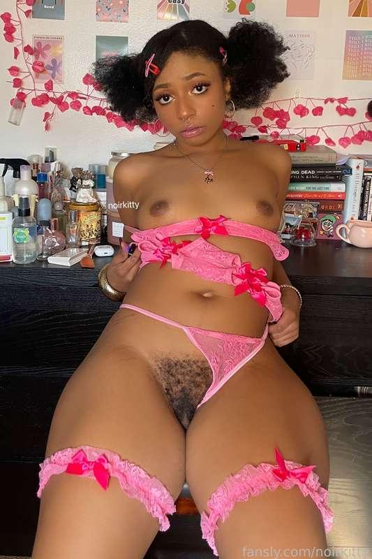 innocent face with a thick bush and curves that won’t quit 🥰
