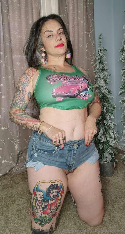 Very bored today.. decided to take sum photos for you 🥳 tell..