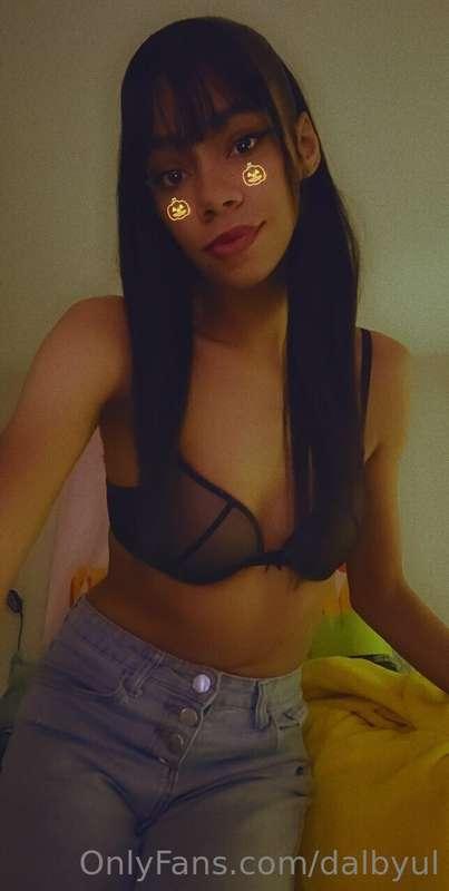 Wanna see some nudes, unlock for some topless and a bit of b..