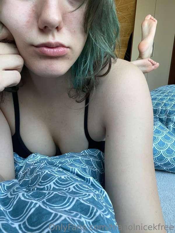Wanna chill with me on these hot days?🫠