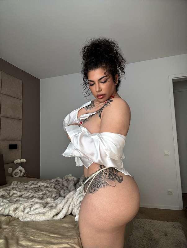 Power isn’t just in my pose 🔥 it’s in the way you can’t stop..