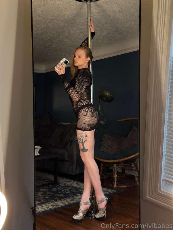 Here’s a new set with the spicy pics 💋  more vids coming soo..