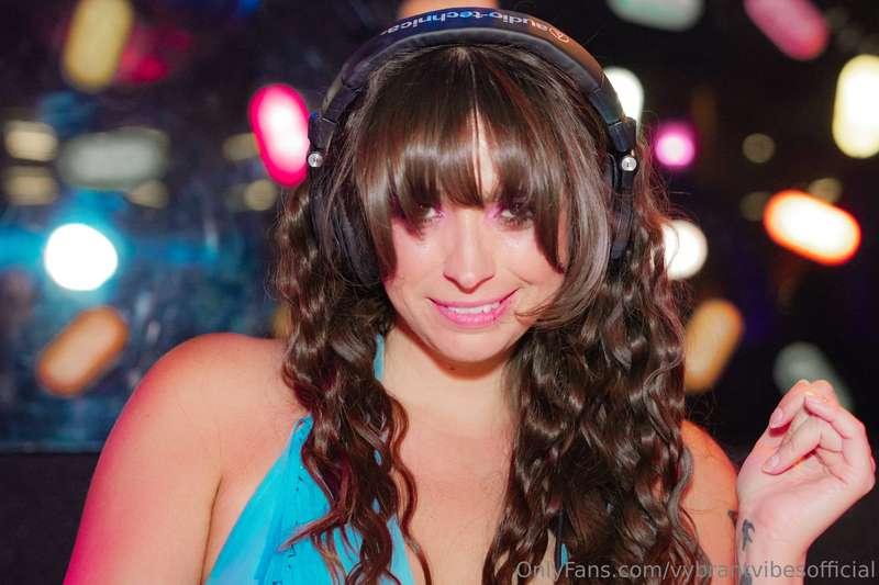 Add me on SoundCloud for all my DJ mixes 🩷