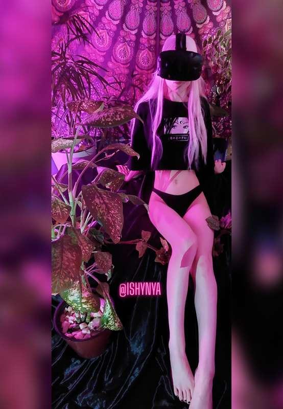 the last photo of this photoset (I just found it on my phone, for some reason I ignored this photo earlier), so something new awaits you tomorrow!

#skinny #cute #small #gamergirl #egirl #teen #vr 