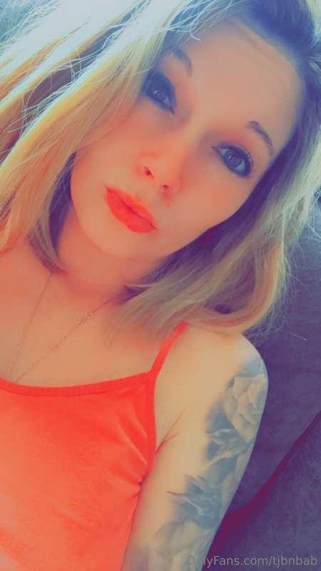 Playin on the Snapchat this morning haha
Happy Sunday funday..