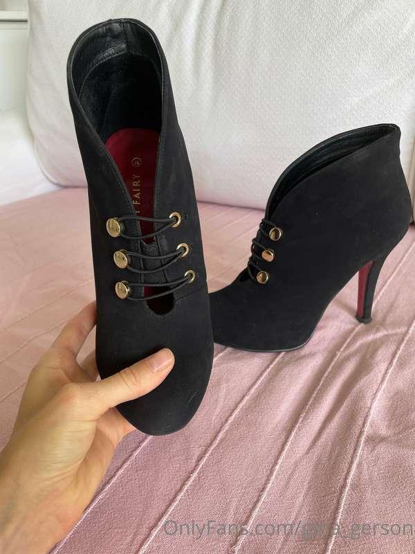 My own used shoes for sell 😻😻😻😻😻400 tips
