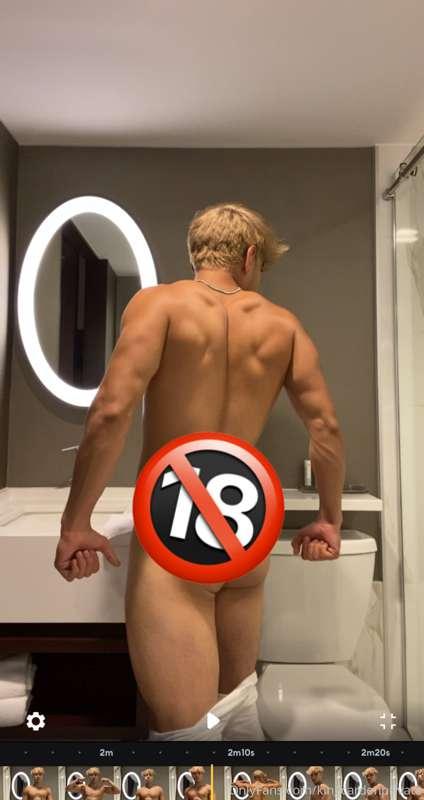 Where my ass people at😈 💪🏻 Like and comment for a surprise 🎁