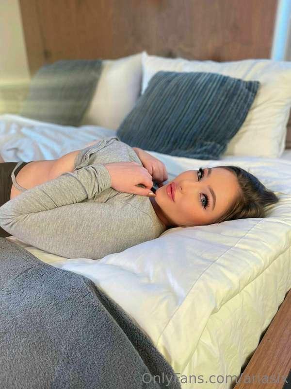 My bed's made, my body's glowing, and the night's just getti..