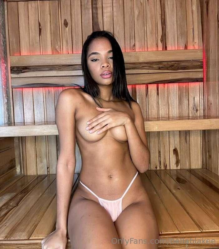 Send me @alevtinaa_bandyy a DM and let's get this flirtation..