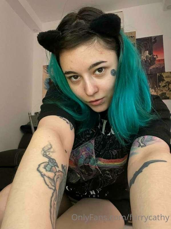 Come closer, I don't bite, I'm a very affectionate pet😍😜😘