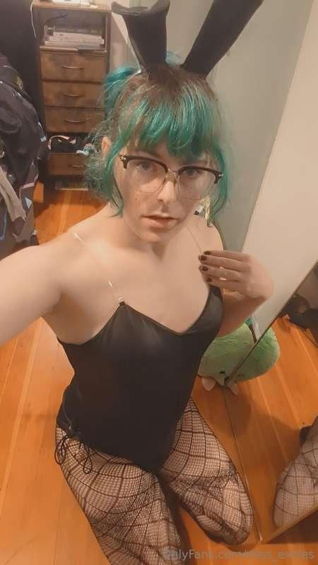 Would you order a bunny girl like me around? I would love to..