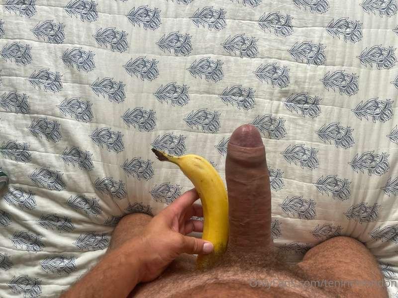 Size comparison day #7...one of your five a day 😈
