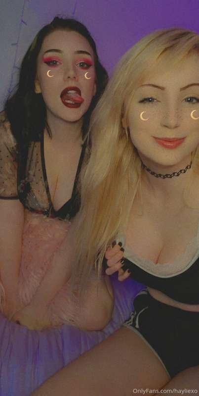 Me and @avaclairexx filmed a double dick rating for everyone..