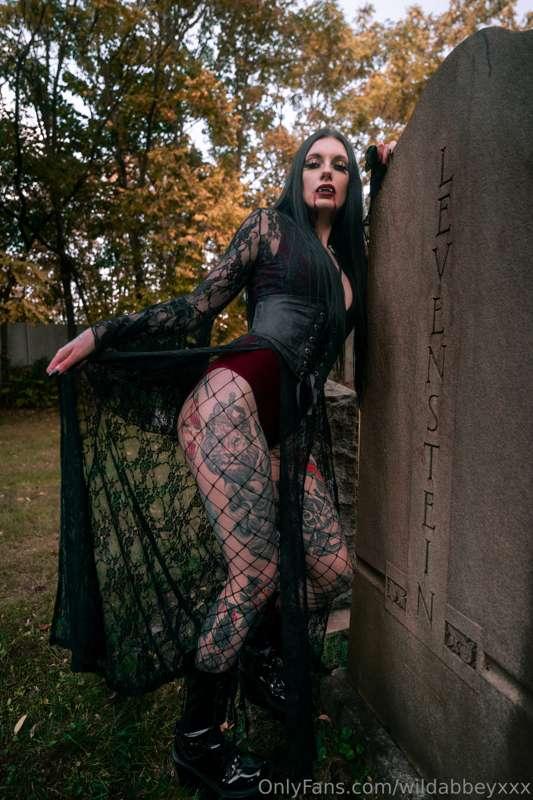 vant to suk ur bl00d🧛🏻‍♀️